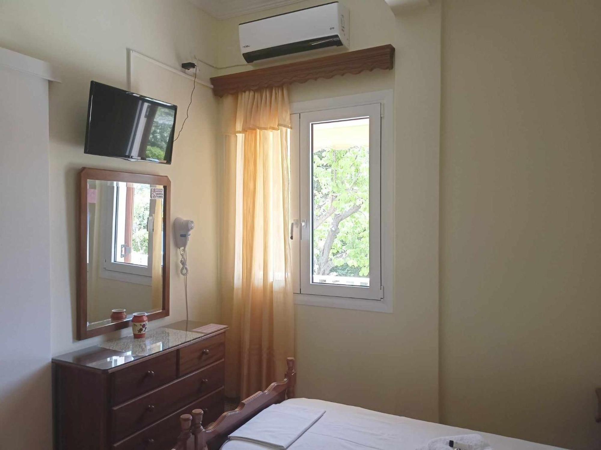 Finikas Rooms Agia Marina  Luaran gambar