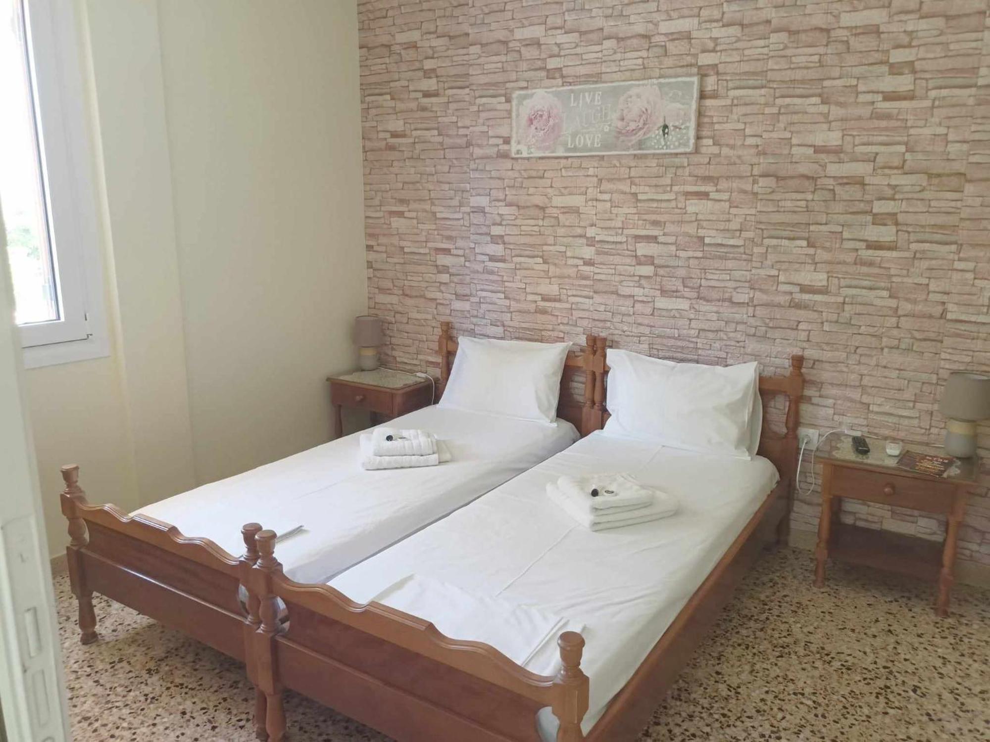 Finikas Rooms Agia Marina  Luaran gambar