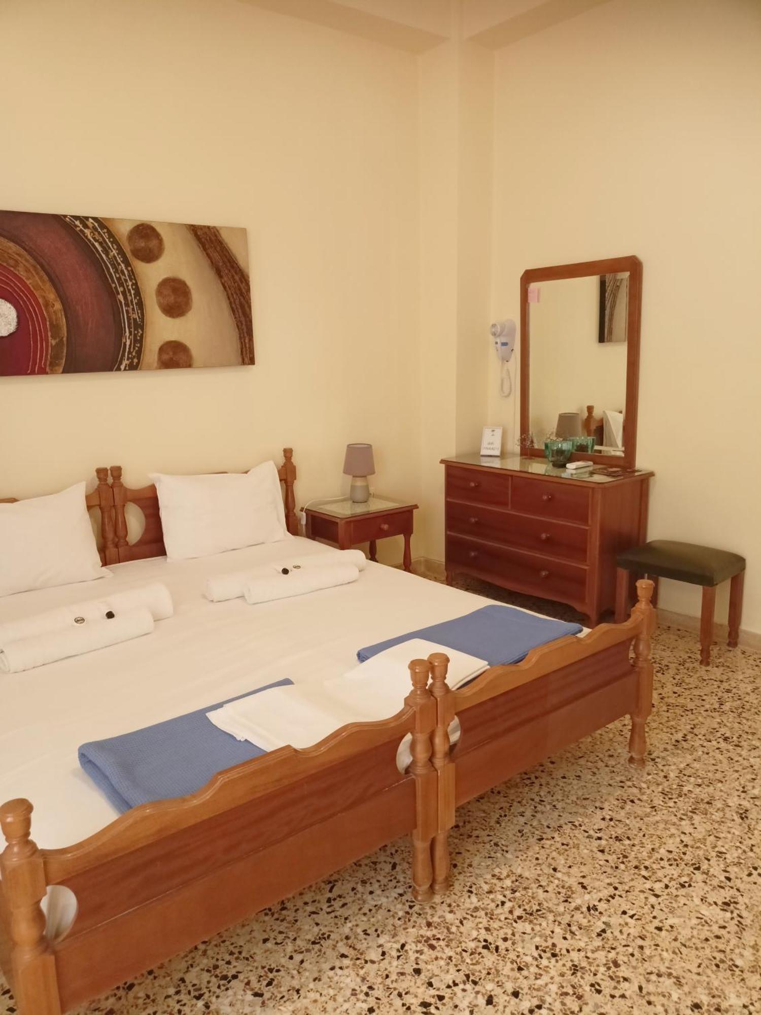 Finikas Rooms Agia Marina  Bilik gambar