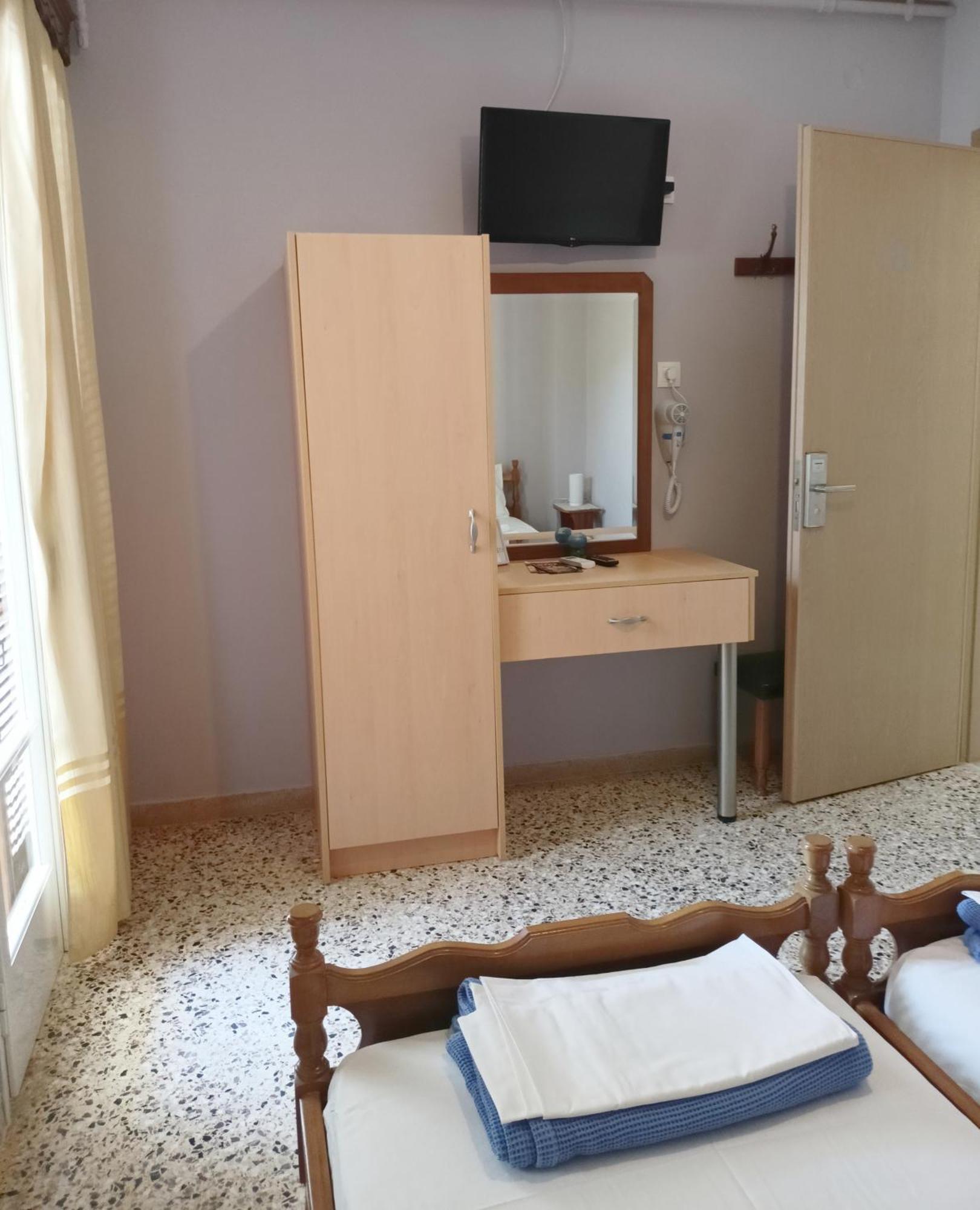 Finikas Rooms Agia Marina  Bilik gambar