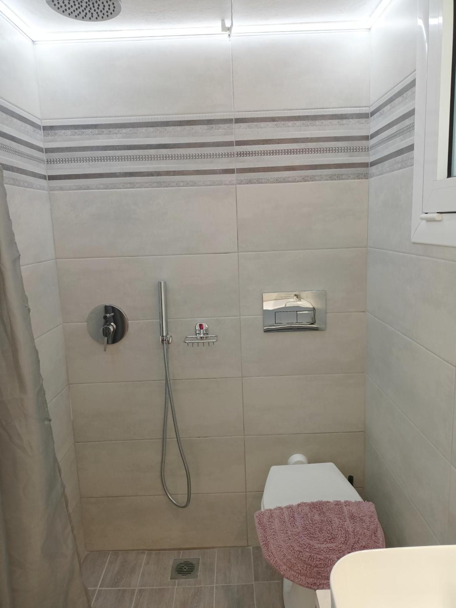 Finikas Rooms Agia Marina  Bilik gambar