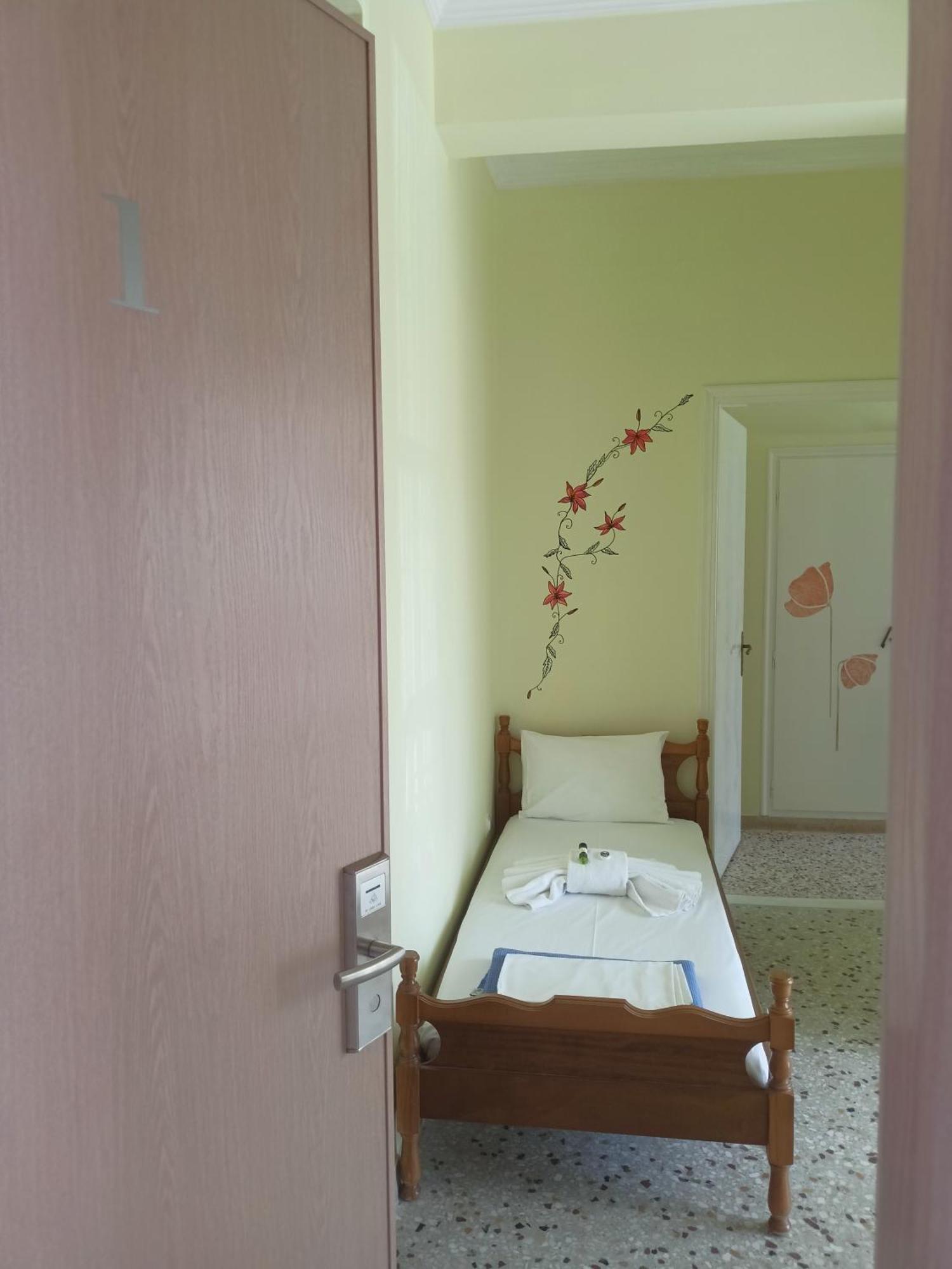 Finikas Rooms Agia Marina  Bilik gambar