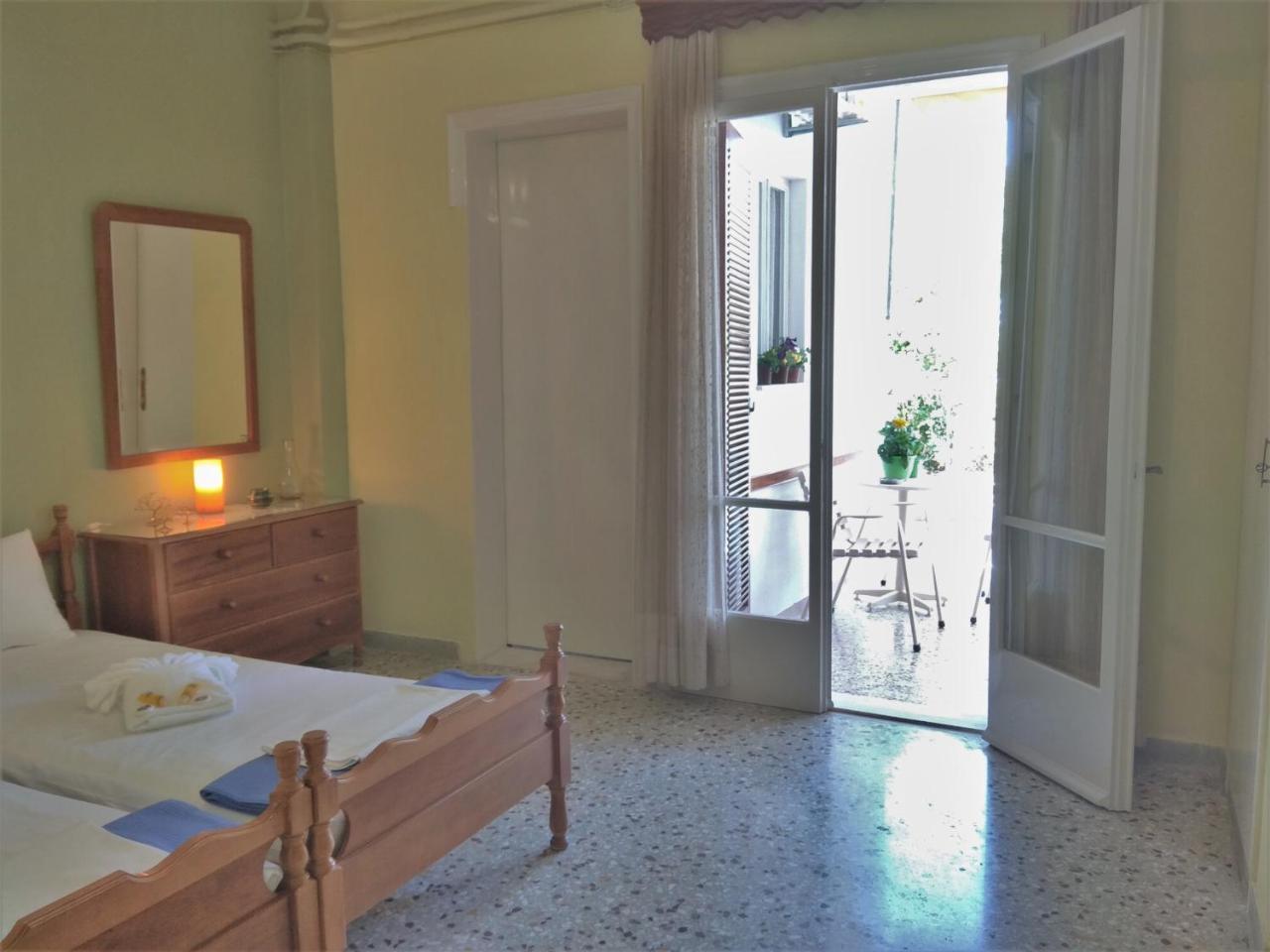 Finikas Rooms Agia Marina  Luaran gambar