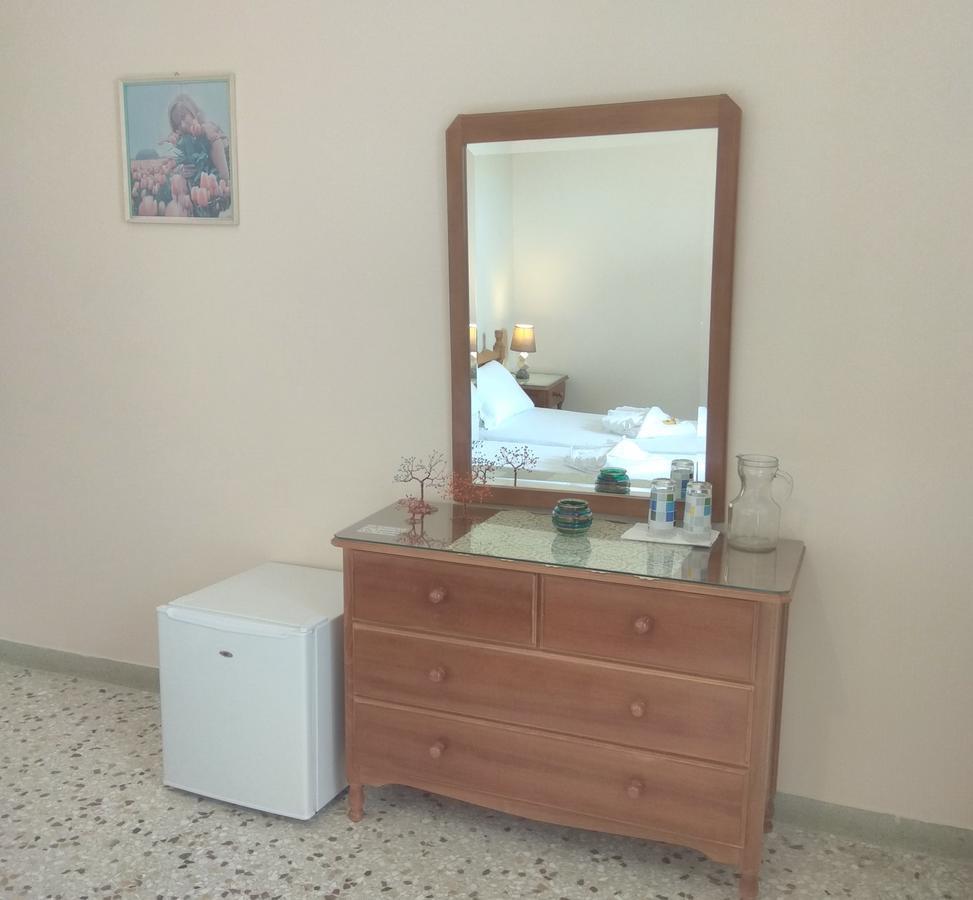 Finikas Rooms Agia Marina  Luaran gambar